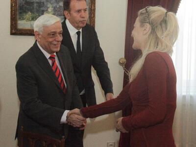 Ο Πρ. Παυλόπουλος συνάντησε τη ...Δήμητρ...