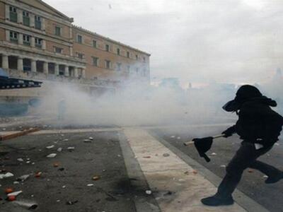 Reuters: Χάος και βία στην Ελλάδα της χρεοκοπίας