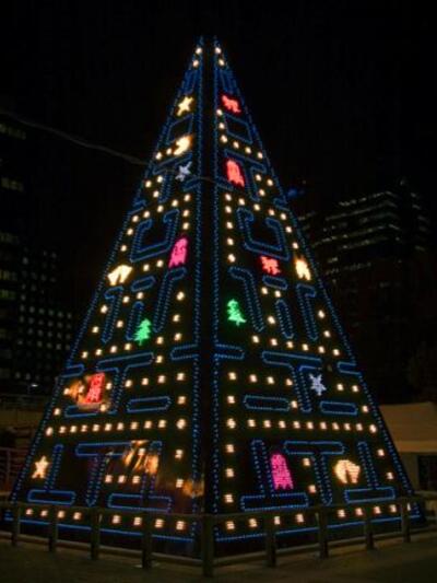 Χριστουγεννιάτικο δέντρο pac-man (φωτό: Favim)