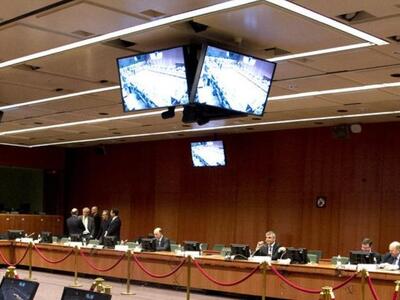 Reuters: Το Eurogroup ενέκρινε την εκταμ...