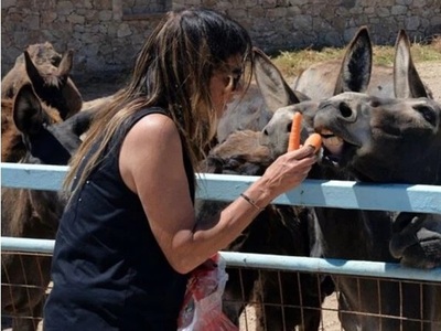 Ιος: Η επιχειρηματίας που άλλαξε τη ζωή ...
