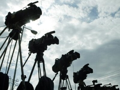 Υποκλοπές: Άμεσες απαντήσεις ζητούν οι δ...