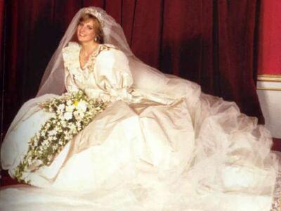 Όλη η αλήθεια για την Νταϊάνα και την βασίλισσα