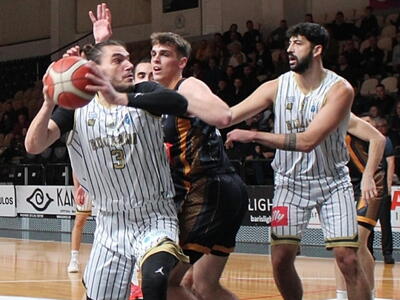 Ο Απόλλων Πατρών διαμαρτύρεται για την π...