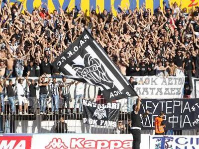 Οπαδοί του ΠΑΟΚ: «Με το αίμα του Παύλου ...