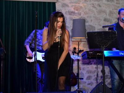 ΔΕΙΤΕ ΦΩΤΟ από το live των Passepartout ...