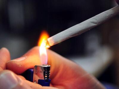 Πάτρα: Πουλούσε λαθραία τσιγάρα στην πλα...