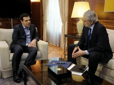 Σε εξέλιξη η συνάντηση Τσίπρα-Στυλιανίδη