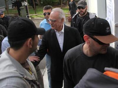 Ο Άκης αποφάσισε να "δώσει" το ΠΑΣΟΚ; 