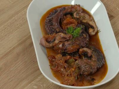 Χταποδάκι πλοκάμι στη λαδόκολλα