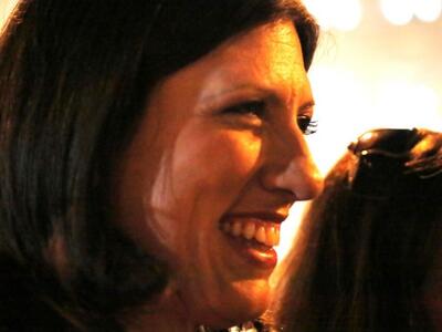 Τί είπατε; Η Ζωή έγινε καρναβαλική μάσκα...