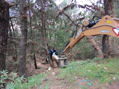 Ο Δήμος καθάρισε το Δάσος του Κεφαλόβρυσ...