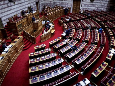 Οι βουλευτές της ΝΔ παραιτούνται από τα ...