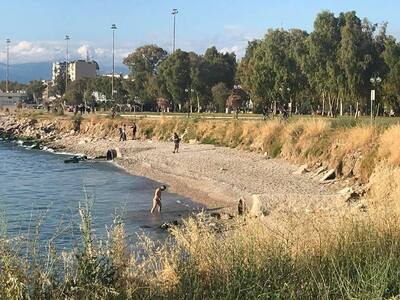 Έκανε μπάνιο στη θάλασσα, στο Νότιο Πάρκο –ΦΩΤΟ  