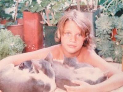 Σήμερα είναι γνωστή και πανέμορφη ηθοποι...