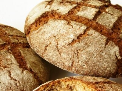 O προμηθευτής έκοψε το ψωμί από το νοσοκ...