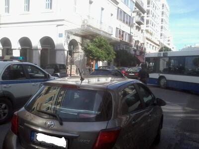 Πάτρα: Όταν τα… "ζώα" περιμένο...