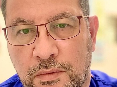 Γιώργος Σακελλίων: Τι λέει Έλληνας γιατρ...