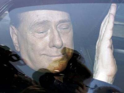 Αθώος ο Μπερλουσκόνι για το σκάνδαλο &qu...