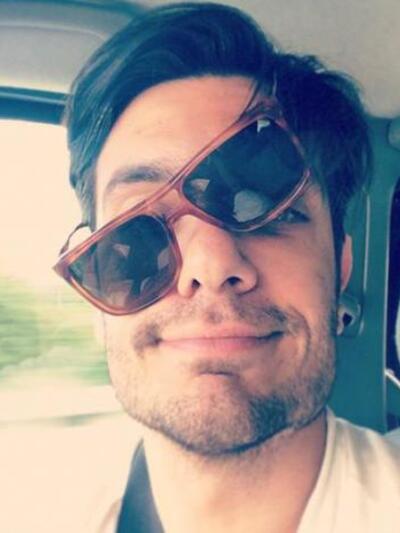 Η selfie φωτ. δείχνει τον Μύρωνα Στρατή ...