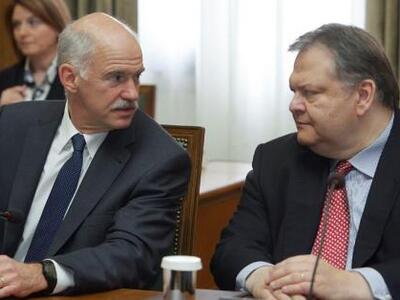 Οργή Παπανδρέου κατά Βενιζέλου για τις ά...