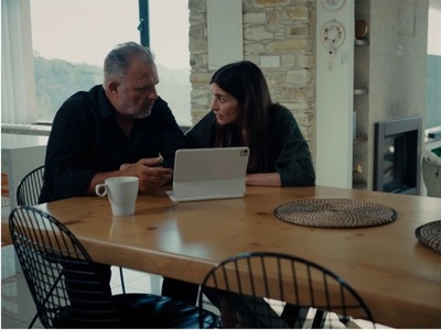 Η Γη της ελιάς: Η Ιουλία κάνει το πρώτο ...