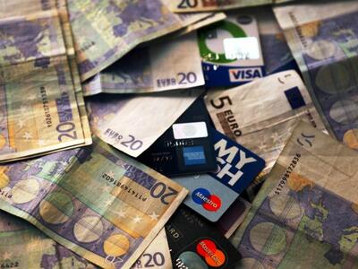 Άρχισαν τα νταούλια (;) - Πέφτει το ευρώ...