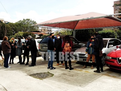 Πάτρα: Διαμαρτυρία δασκάλων για να κλείσ...