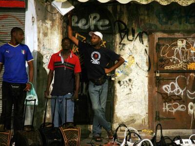 Πάτρα: Εκατοντάδες προϊόντα μαϊμού έχουν...