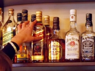 Πάτρα: Έκλεβε ποτά από το σουπερ μάρκετ