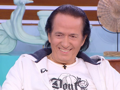 Πασχάλης: «Κι αν βάφω τα μαλλιά μου, θα ...