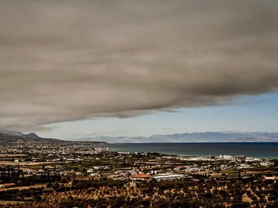 Φωτιά Ξυλόκαστρο: Στάχτη πάνω από 42.000...