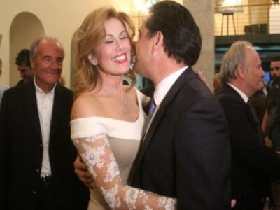 Η Μανωλίδου στόλισε δέντρο γεμάτο... Άδωνι - ΦΩΤΟ 