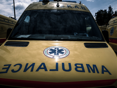 Θεσσαλονίκη: Γιατρός αυτοπυρπολήθηκε έξω...