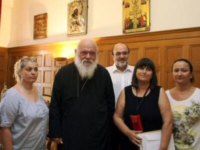 Ο Αρχιεπίσκοπος στηρίζει τον αγώνα των α...