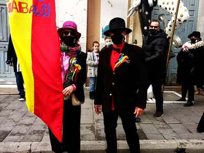 Καρναβαλικός ρυθμός με αποστάσεις στην Π...