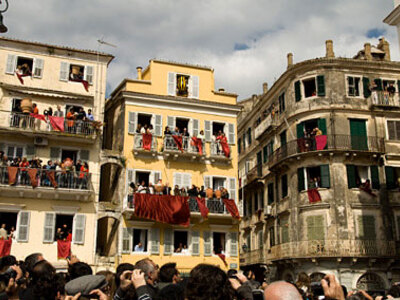 Έως και 40% κάτω η κίνηση φέτος το Πάσχα...