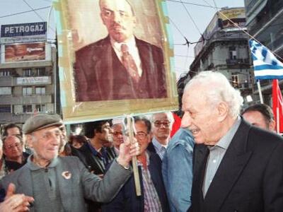 Γιατί το ΚΚΕ αποκηρύσσει τον Χαρίλαο Φλωράκη