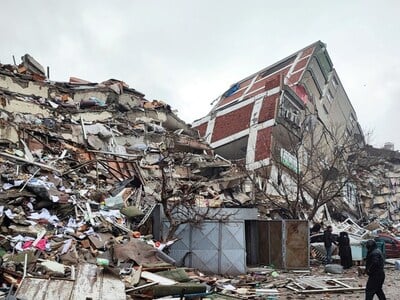 Τουρκία: Μαρτυρίες για τον φονικό σεισμό...