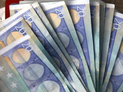 Έμειναν 600 εκατ. στο «ταμείο» και ψάχνο...