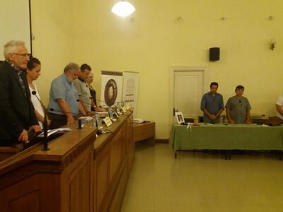 Πάτρα: Λίγα λουλούδια κι ενός λεπτού σιγ...