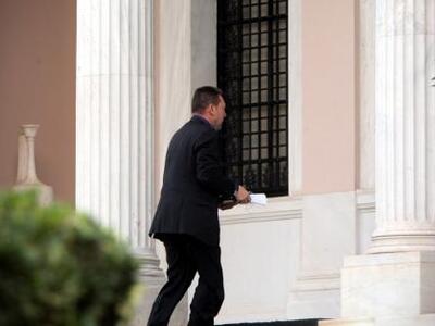  Εμπλοκή με εργασιακά και ιδιωτικοποιήσεις