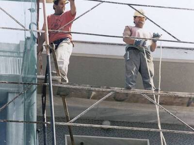 Νέα βουτιά στην οικοδομή προβλέπει έκθεσ...