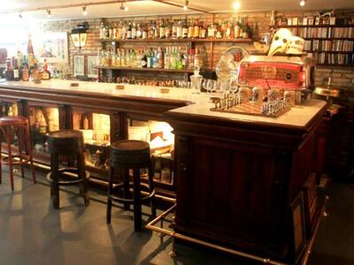 Το καλύτερο πριβέ μπαρ σε σπίτι γνωστού Πατρινού 