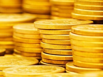 Καταφύγιο στις χρυσές λίρες αναζητούν Πα...