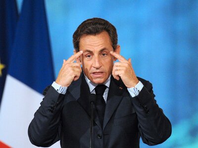 Κι άλλη πτώση στις δημοσκοπήσεις για τον Σαρκοζί