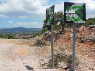 Xωρίς πινακίδες ο δρόμος Αστακός – Μαχαιράς (φωτο)