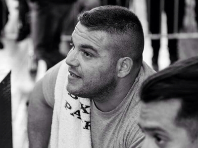 Ο Μάκης Συνοδινός στηρίζει την πυγμαχία ...