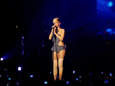 Rihanna: Ταξίδι – αστραπή για την άρρωστ...