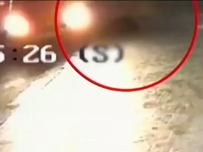 Η στιγμή που ο 20χρονος γιος του επιχειρ...